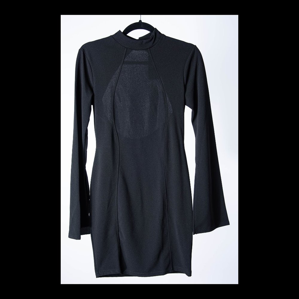 Quiz Black Crepe Open Back Long Flare Sleeve Cocktail Dress Size 6 NWT